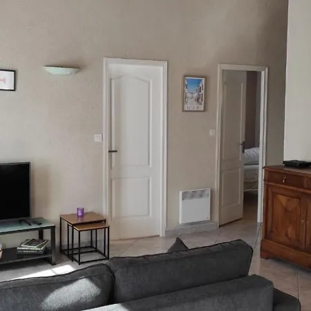 Lovely House With Garden Close To The