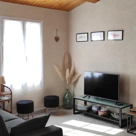 Lovely House With Garden Close To The 度假居 圣马丹德雷