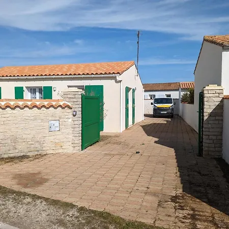 Lovely House With Garden Close To The Сasa de vacaciones